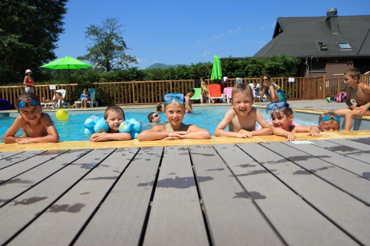 Camping Domaine du Lac Chambon Murol Extérieur photo