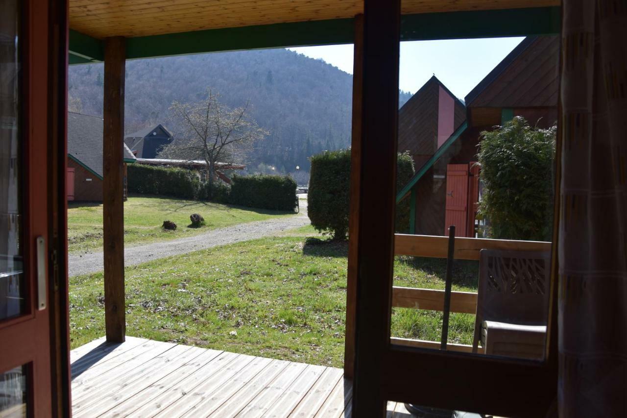 Camping Domaine du Lac Chambon Murol Extérieur photo
